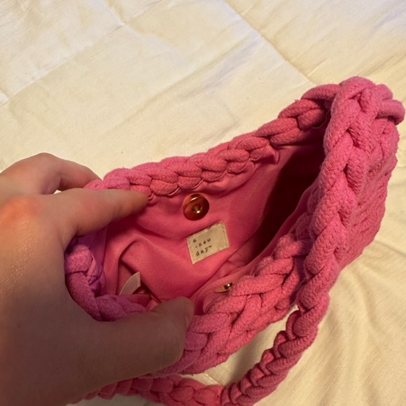 Pink Y2K style purse - Picture 4 of 5